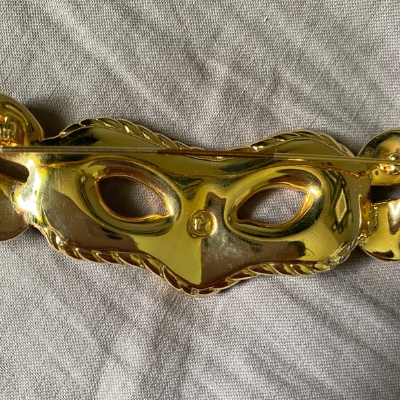 Retired Swarovski Crystal Mardi Gras Mask Pin - Picture 5 of 5